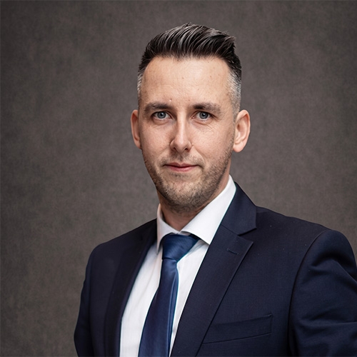 adwokat współpracujący Adam Miller